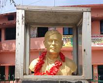 statue of dinkar in simaria ,begusarai