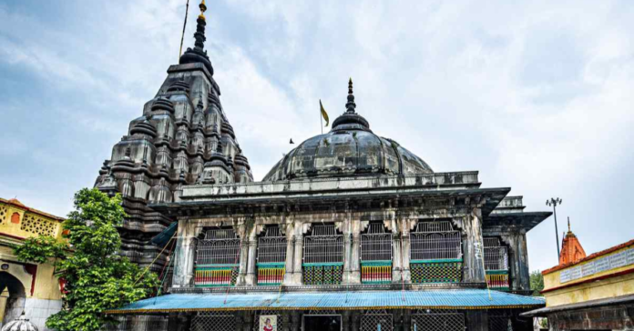 विष्णुपद मंदिर - भगवान विष्णु को समर्पित प्राचीन धरोहर